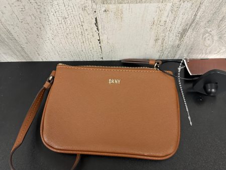 Wristlet By Dkny  Size: Medium Online now